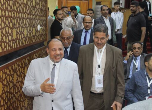 من حُلمٍ أَجْهَضتْه الجائِحَة..إلى واقعٍ صَنَعهُ الإِصرَار: الأزهر يسْطُر صفحةً جديدًة في تاريخ طلاب الصيدلة من حُلمٍ أَجْهَضتْه الجائِحَة..إلى واقعٍ صَنَعهُ الإِصرَار: الأزهر يسْطُر صفحةً جديدًة في تاريخ طلاب الصيدلة