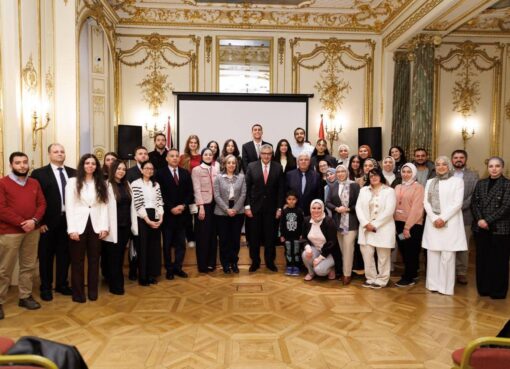 وزير التعليم العالي يشارك في مؤتمر "Going Global" بلندن ويجتمع مع الطلاب المصريين الدارسين بالمملكة المتحدة ومسؤولي شركة "Pearson"