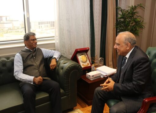 بحث سبل دعم وتعزيز فرص التعاون والشراكة بين وزير الكهرباء والطاقة المتجددة وسفير الهند لدى القاهرة  بحث سبل دعم وتعزيز فرص التعاون والشراكة بين وزير الكهرباء والطاقة المتجددة وسفير الهند لدى القاهرة