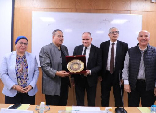 جامعة القاهرة الأهلية ترسم لطلابها الطريق لتحقيق الأحلام بالفرح والتفاؤل والتوازن النفسي في ندوة للشاعر الكبير والإعلامى جمال الشاعر.  جامعة القاهرة الأهلية ترسم لطلابها الطريق لتحقيق الأحلام بالفرح والتفاؤل والتوازن النفسي في ندوة للشاعر الكبير والإعلامى جمال الشاعر.