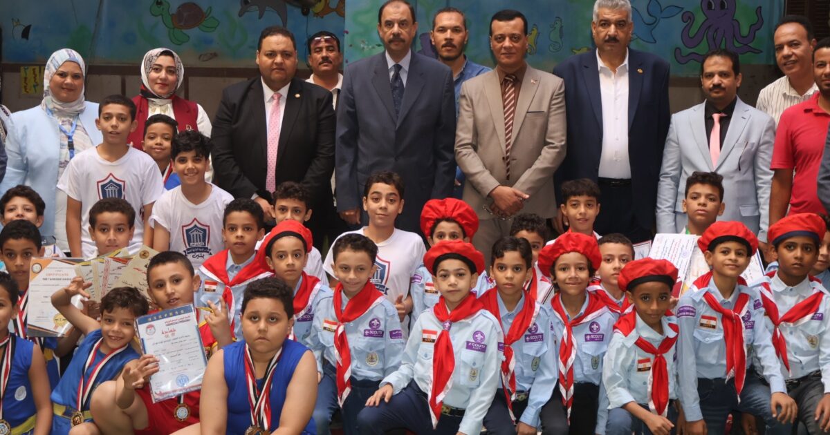 محافظ سوهاج يتفقد فعاليات المبادرة الرئاسية للكشف عن أمراض سوء التغذية لطلاب المرحلة الابتدائية