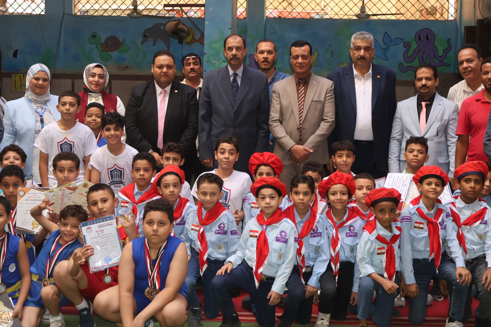 محافظ سوهاج يتفقد فعاليات المبادرة الرئاسية للكشف عن أمراض سوء التغذية لطلاب المرحلة الابتدائية