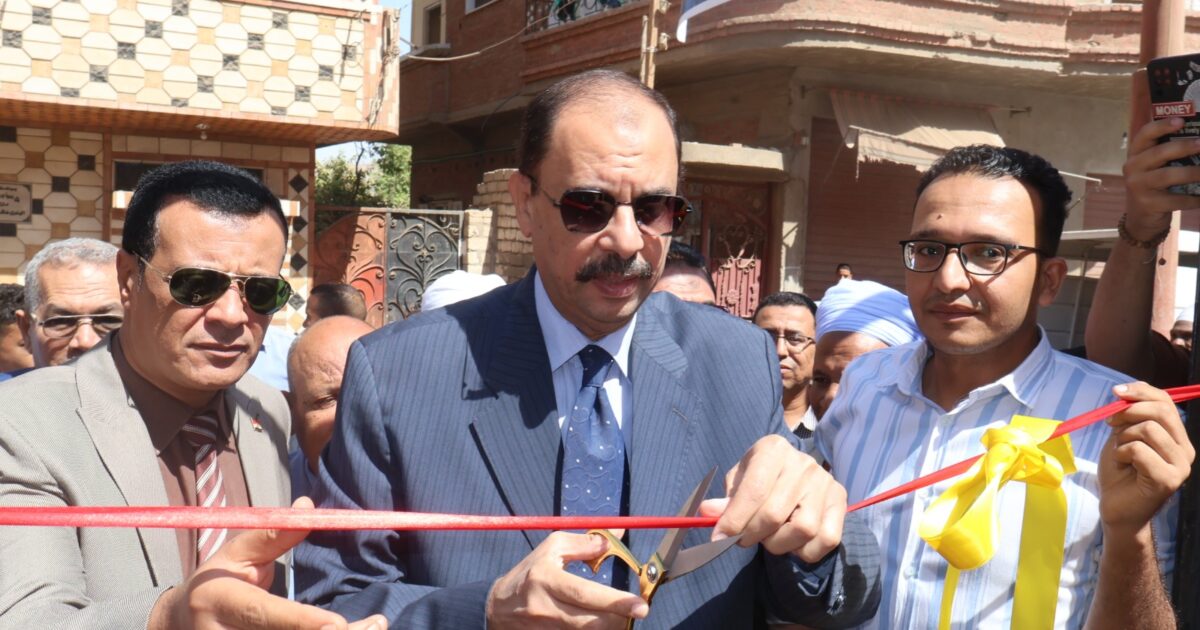 محافظ سوهاج يفتتح مدرسة "الشهيد هشام جابر بكر الابتدائية" بالصوامعة غرب بطهطا بتكلفة 26 مليون جنيه