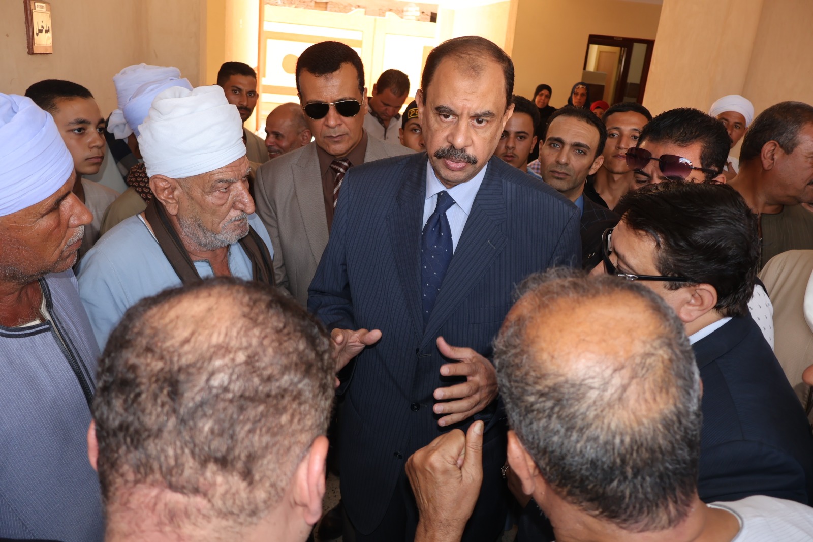 محافظ سوهاج يفتتح مدرسة "الشهيد هشام جابر بكر الابتدائية" بالصوامعة غرب بطهطا بتكلفة 26 مليون جنيه