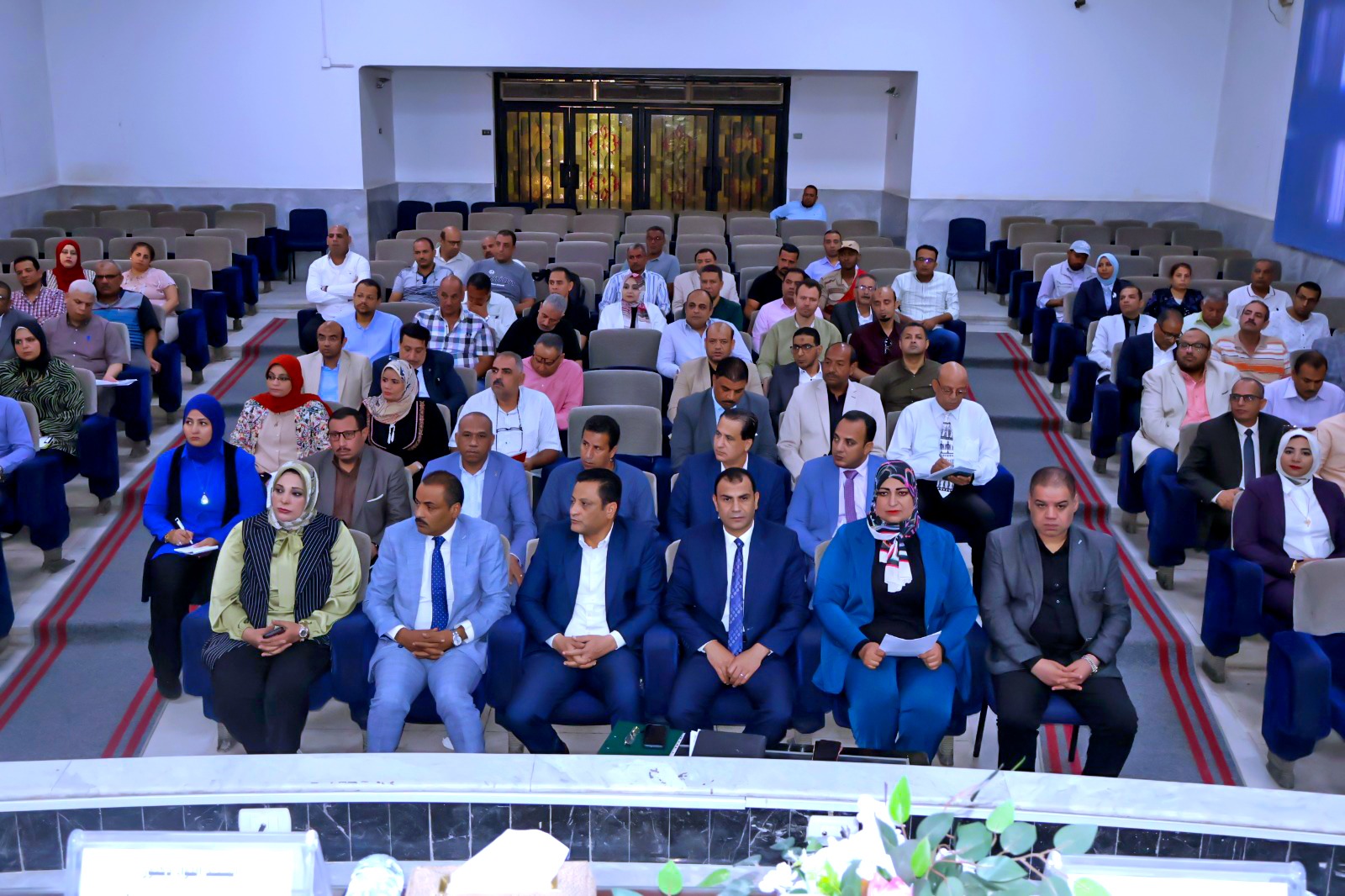 محافظ سوهاج يشدد على التصالح والتقنين واستعدادات صقر 159 والسيول