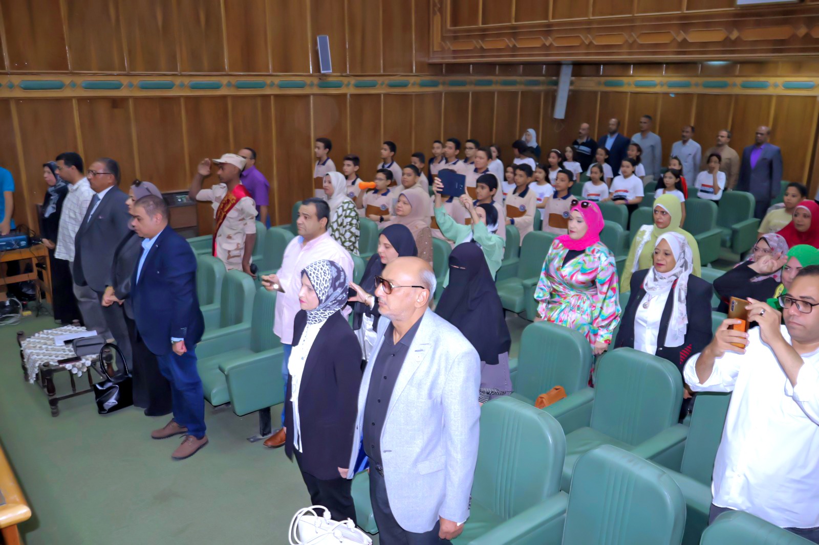 محافظ سوهاج يشهد احتفالية مجمع الإعلام النموذجي بذكرى انتصارات أكتوبر المجيدة