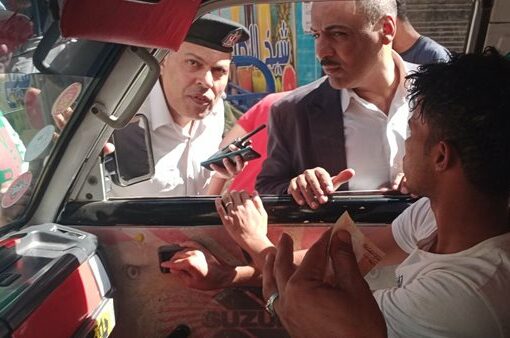 رئيس مدينة دار السلام يصادر 4 سيارات خالفت تعريفة الأجرة