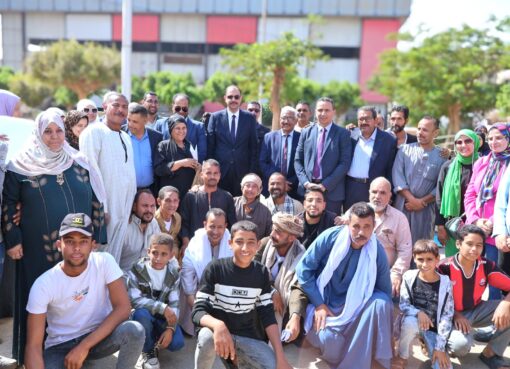 محافظ سوهاج يسلم 60 مشروعا للتمكين الإقتصادي لمحدودي الدخل من مستفيدي تكافل وكرامة محافظ سوهاج يسلم 60 مشروعا للتمكين الإقتصادي لمحدودي الدخل من مستفيدي تكافل وكرامة