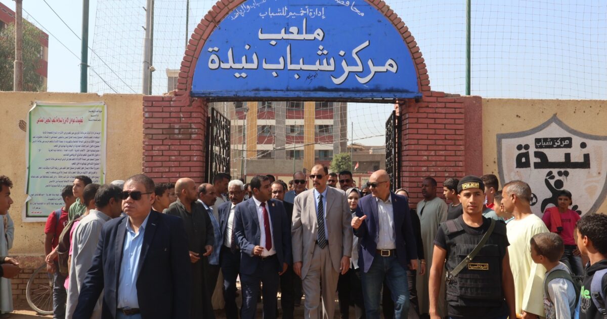 محافظ سوهاج يتفقد فعاليات وأنشطة مبادرة " أنت الحياة " بقرية نيدة بأخميم