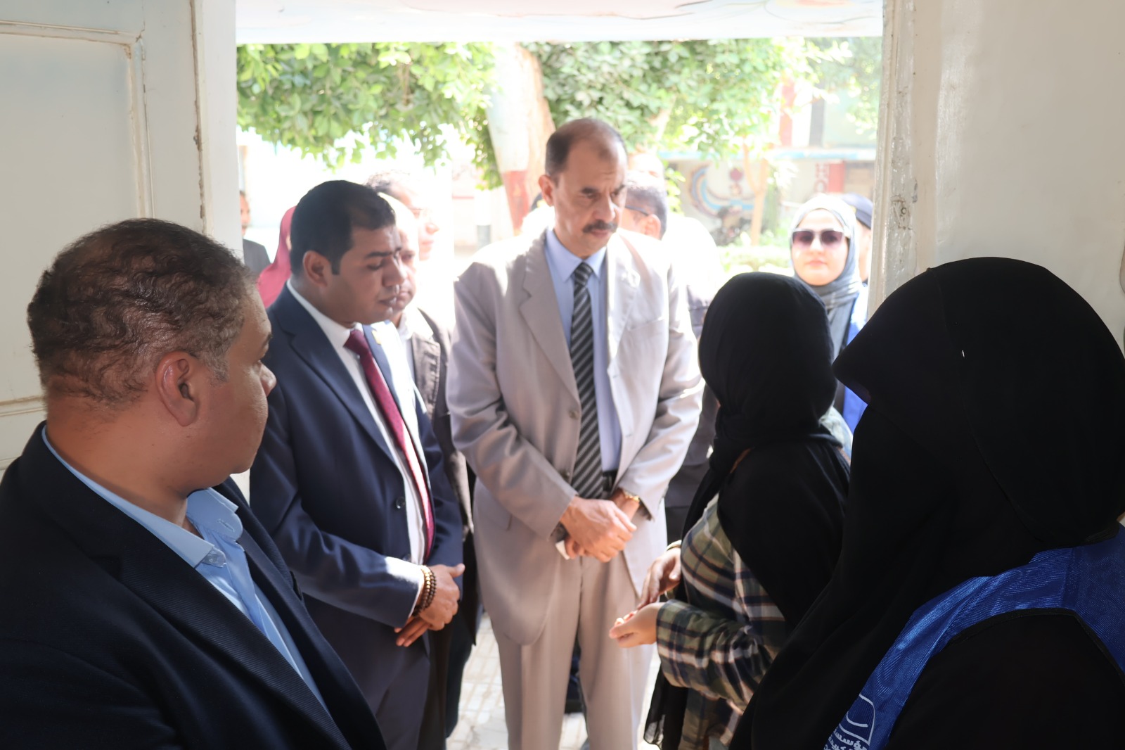 محافظ سوهاج يتفقد فعاليات وأنشطة مبادرة " أنت الحياة " بقرية نيدة بأخميم