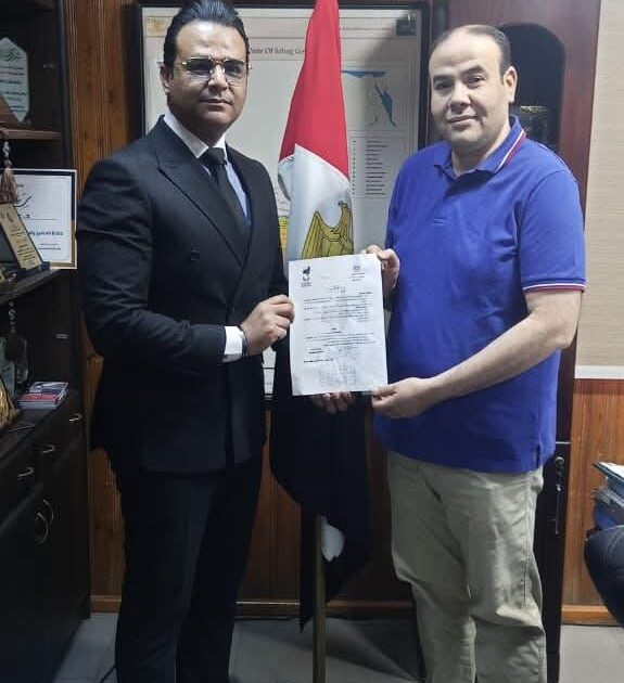 قرار محافظ سوهاج: تجديد الثقة في "العبد" مديراً لخدمة المواطنين بمديرية الصحة