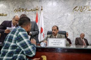 محافظ سوهاج يستمع لشكاوى المواطنين في اللقاء الجماهيري الأسبوعي ويوجه بسرعة الاستجابة لمطالبهم