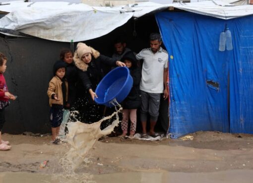 تصعيد ميداني في الضفة الغربية.. أوامر إخلاء ونزوح من المخيمات
