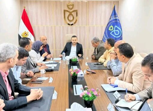 “مدير فرع هيئة الرعاية الصحية بالأقصر” يقود انطلاقة قوية نحو تعزيز الانضباط ورفع كفاءة الأداء داخل المنشآت الصحية