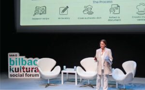 السعودية رانيه معلا تحقق جائزة عالمية بمجال التنمية المجتمعية