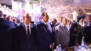 رئيس جامعة أسيوط يشارك في حفل استقبال البابا تواضروس الثاني بساحة دير السيدة العذراء