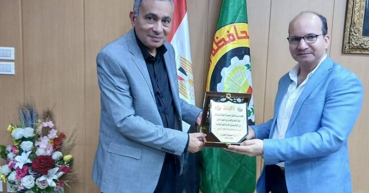 الجزار : يستقبل رئيس قسم الأطفال بطب المنصورة لبحث سبل التعاون