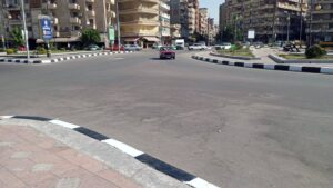 دمنهور تتجمل: متابعة أعمال طلاء البردورات بدوران بميدان قريطم بالبحيرة