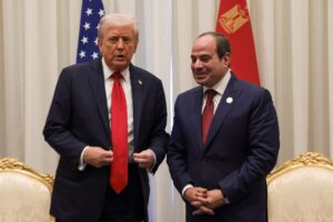 الرئيس السيسى والرئيس ترامب يفتتحا قمة شرم الشيخ للسلام ويعقدا جلسة مباحثات ضمت  وفدى البلدين