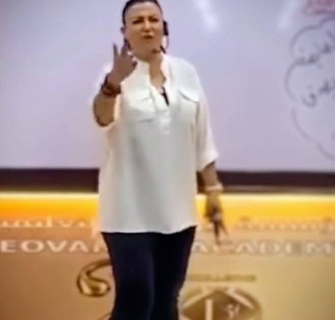 معلمة تشعل الغضب بعبارة        كل،، الرجالة اندال ،،