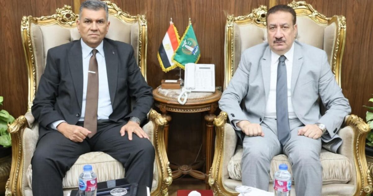 محافظ المنوفية يلتقي وفد الهيئة القومية للتأمين الاجتماعي لبحث سبل التعاون وتطوير الخدمات المقدمة للمواطنين