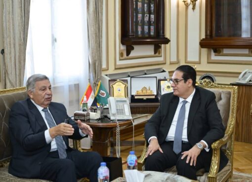 تعاون أكاديمي بين جامعتي القاهرة ونيو جيزة في الدراسات العليا لطب الأسنان