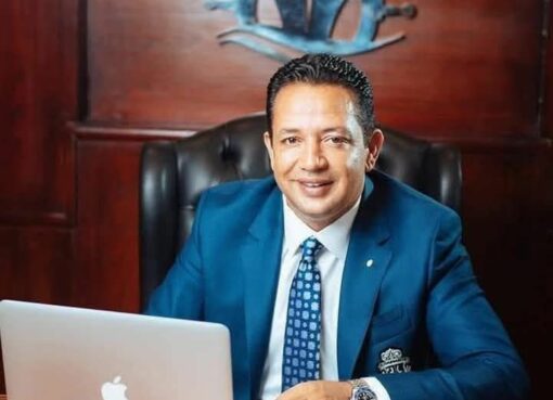 محمد أحمد سلامة يتكفّل بإيواء وتعويض المتضررين من سقوط عقار غيط العنب بالإسكندرية محمد أحمد سلامة يتكفّل بإيواء وتعويض المتضررين من سقوط عقار غيط العنب بالإسكندرية