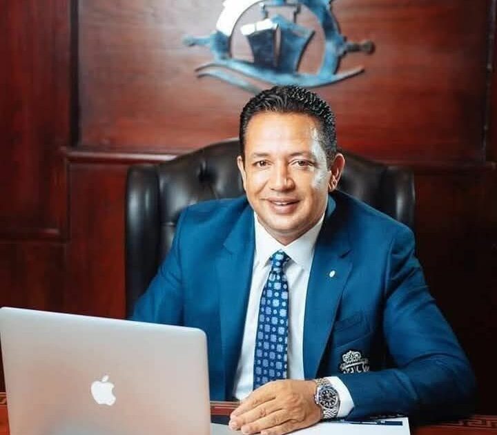 محمد أحمد سلامة يتكفّل بإيواء وتعويض المتضررين من سقوط عقار غيط العنب بالإسكندرية