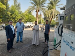 “رئيس مدينة الطودبالاقصر” يتابع التزام محطات الوقود ومستودعات البوتاجاز بالتسعيرة الجديدة..بالصور