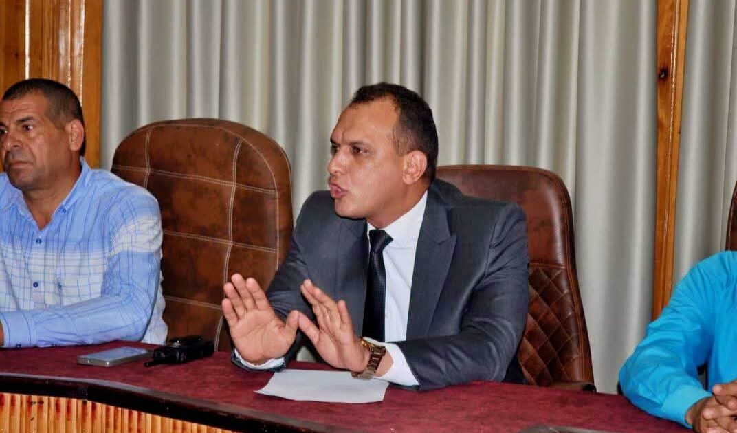 رئيس مدينة دمنهور يطلق مرحلة جديدة للانضباط والتنفيذ الميداني داخل الوحدات المحلية