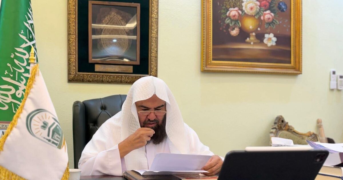 معالي الشيخ الأستاذ الدكتور السديس يلقي درسًا علميًا لطلاب الدكتوراه بجامعة الطائف حول “القياس وأثره في الترجيح والنوازل المعاصرة”