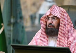 معالي الشيخ السديس: الالتزام بالتعليمات الأمنية عبادةٌ تُصان بها الأرواح وتُحفظ بها المقدسات