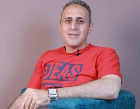 د. مصطفى محمود يكشف طرق تعليم طفلك تنظيف أسنانه بطريقة ممتعة وفعّالة