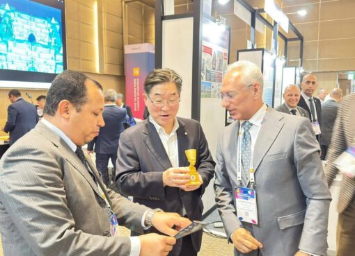 استمرارًا لمشاركة جامعة المنيا في مؤتمر التعليم العالي بسيول د عصام فرحات يلتقى مع عدد من قادة الجامعات 