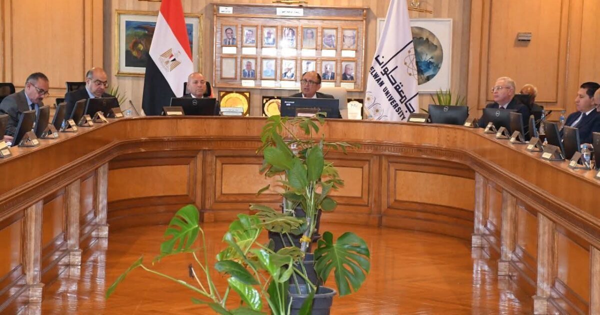 مجلس جامعة حلوان يهنئ نخبة من أساتذته لتوليهم مناصب مرموقة محليًا ودوليًا