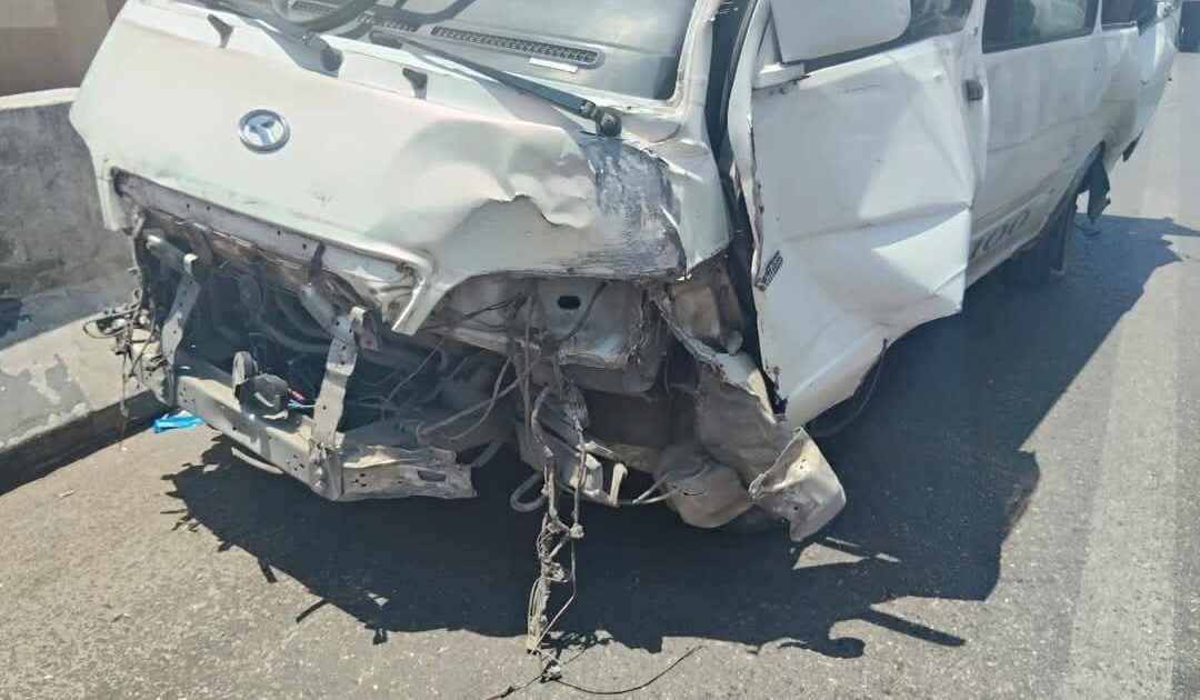 إصابة 7 أشخاص في انقلاب ميكروباص بطريق أسيوط الصحراوي الغربي بالفيوم