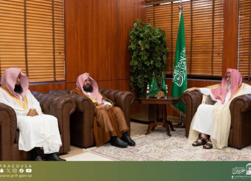 سماحة المفتي العام للمملكة يستقبل معالي رئيس الشؤون الدينية وعددا من أصحاب الفضيلة أئمة وخطباء مؤذن الحرمين الشريفين