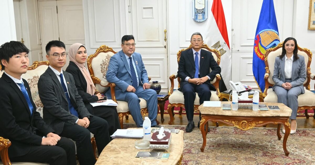 محافظ البحيرة تستقبل القنصل العام الصيني لبحث سبل التعاون المشترك والآفاق الإستثمارية والسياحية والعلمية بالمحافظة