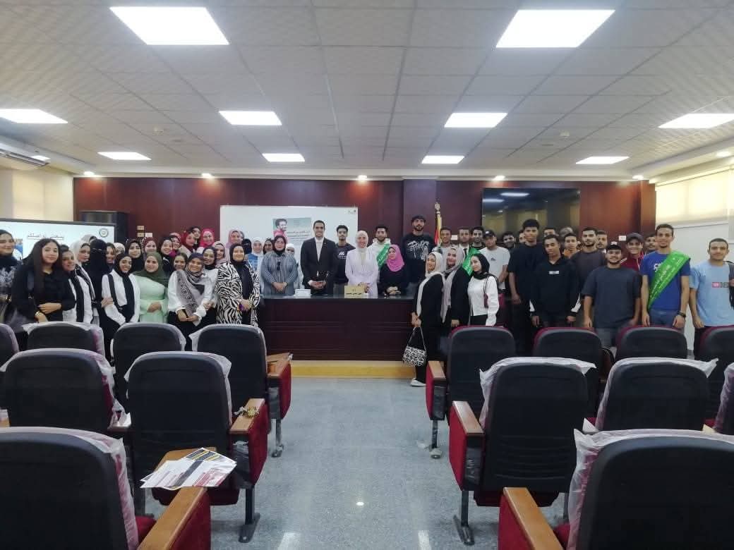 ندوة بكلية الخدمة الاجتماعية لتعريف الطلاب بطرق التعامل مع الأزمات والكوارث