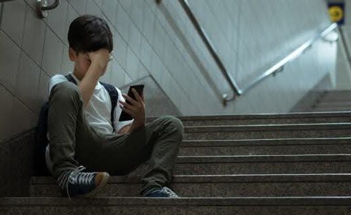 مأساة الذكاء الاصطناعي.. حين يتحوّل العقل الرقمي إلى مأتم إنساني