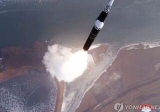 كوريا الشمالية تطلق صاروخاً باليستياً باتجاه الساحل الشرقي للبلاد