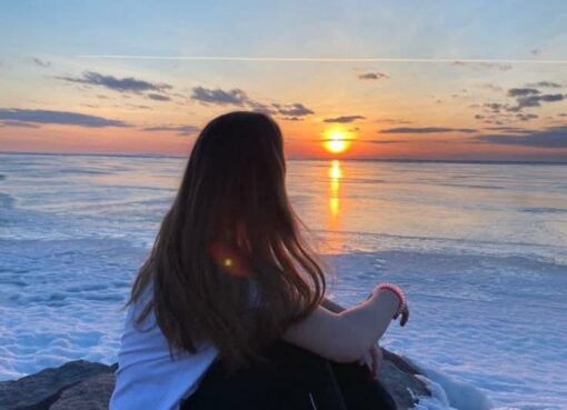 حين يبكي الضوء على أطلال القلب