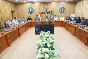 نهر بلا تعديات".. نائب محافظ المنوفية يقود اجتماعاً لتنفيذ الإزالات واستعادة مجرى النيل