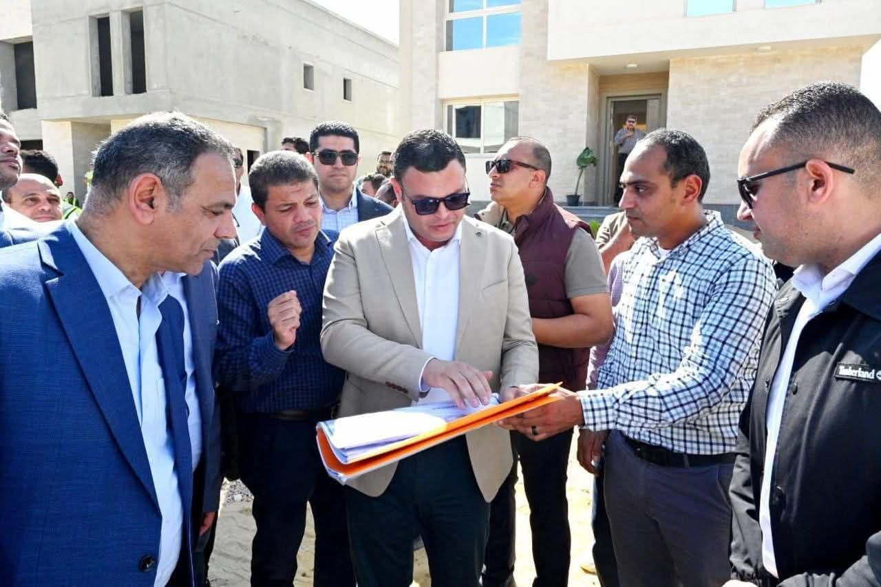 وزير الإسكان يتفقد مشروعى M8 by the lake وبوغاز توصيل المياه لبحيرة نيو مارينا