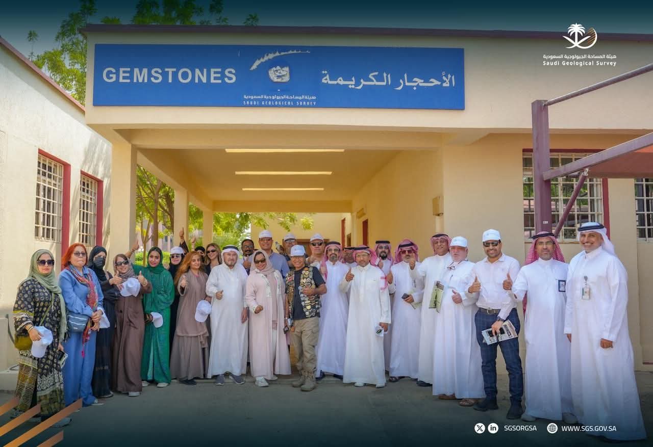 هيئة المساحة الجيولوجية السعودية تستقبل الرحالة الهندي وزوجته 