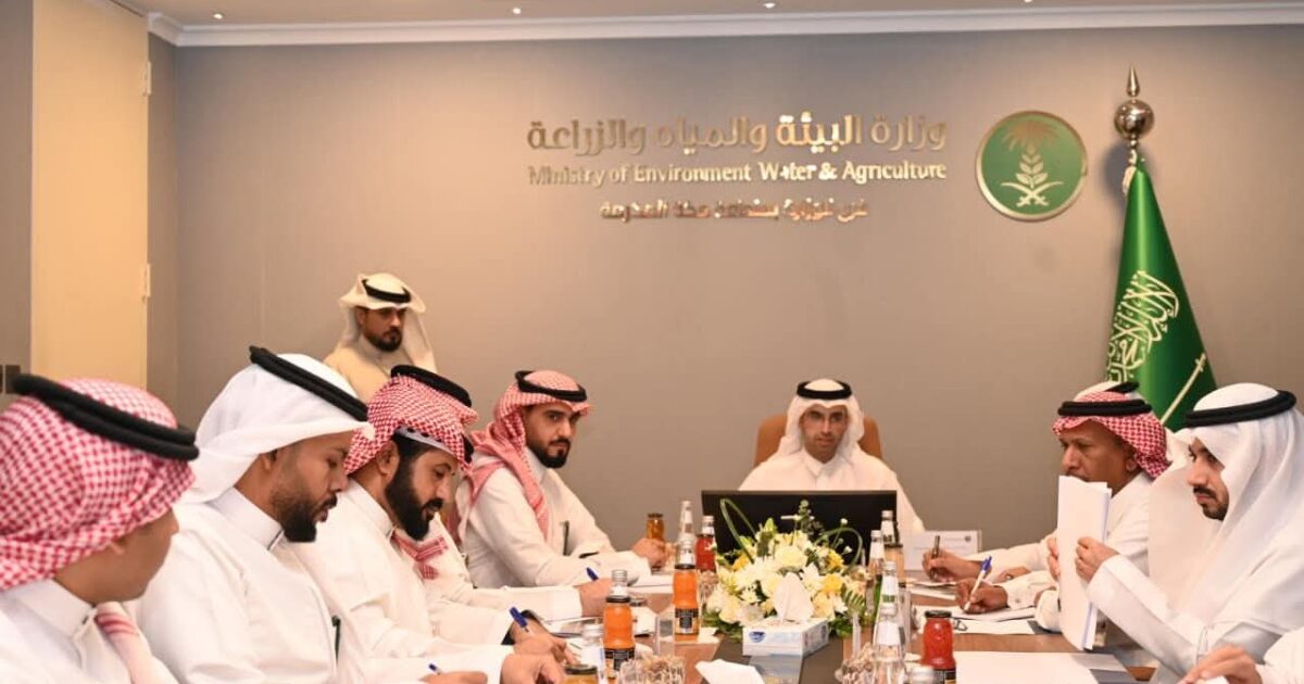 وكيل وزارة البيئة والمياه والزراعة لخدمة المستفيدين وشؤون الفروع يتفقد سير العمل بفرع الوزارة في منطقة مكة المكرمة