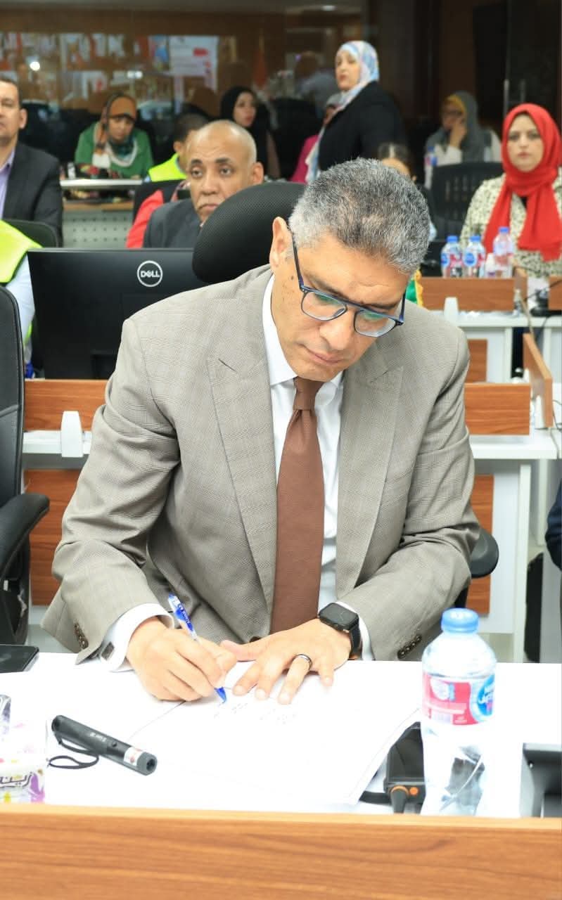 محافظ الجيزة يتابع انتظام فتح جميع اللجان الانتخابية في أول أيام انتخابات مجلس النواب