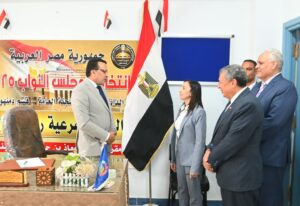 محافظ البحيرة تتفقد عدد من اللجان الإنتخابية بدمنهور لمتابعة سير إنتخابات مجلس النواب في يومها الأول