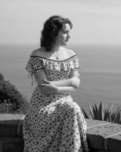 حين يتحول الحزن إلى سحر الوعي