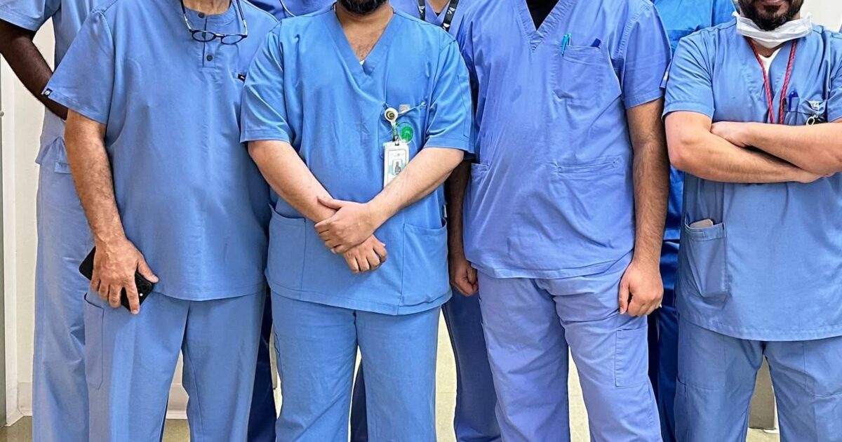 عملية ال 10 ساعات تنجح في استئصال وإعادة توصيل القصبة الهوائية وتنقذ حياة شاب عشريني بمدينة الملك عبدالله الطبية